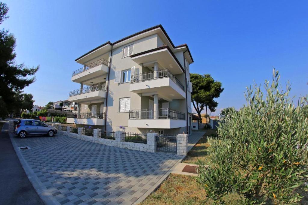 Lila Apartments Zara Esterno foto